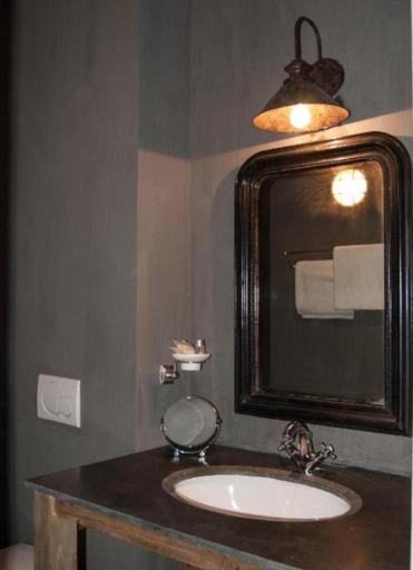 Bathroom 3, Maison d'Aliénor, Charente-Maritime