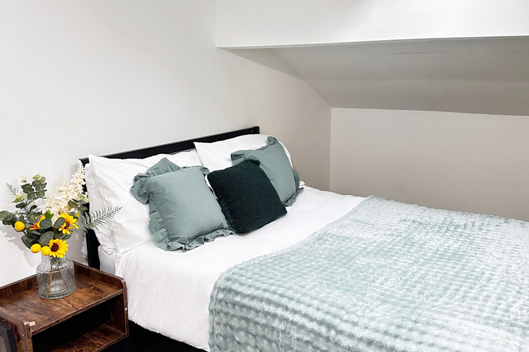 Room 3, Willow Suite - 3br - Sleeps 8 - Central Blackpool, Blackpool