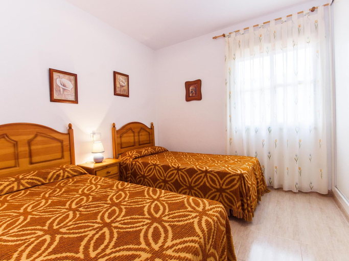 Room 3, Rotonda VII 54 in Conil de la Frontera, Cádiz