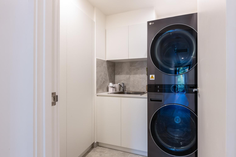 Others 4, Kings Beach Oceanfront Oasis, Caloundra - Caloundra S.