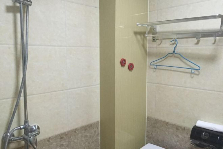 Bathroom 5, Qixian 168 Express Hotel, Hebi