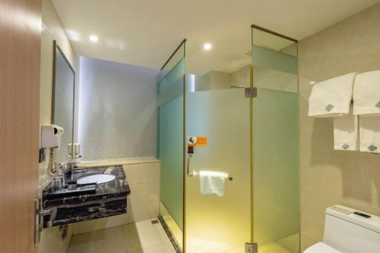 Chonpines Hotel (Shenzhen Gongming Honghuashan Metro Station), Shenzhen