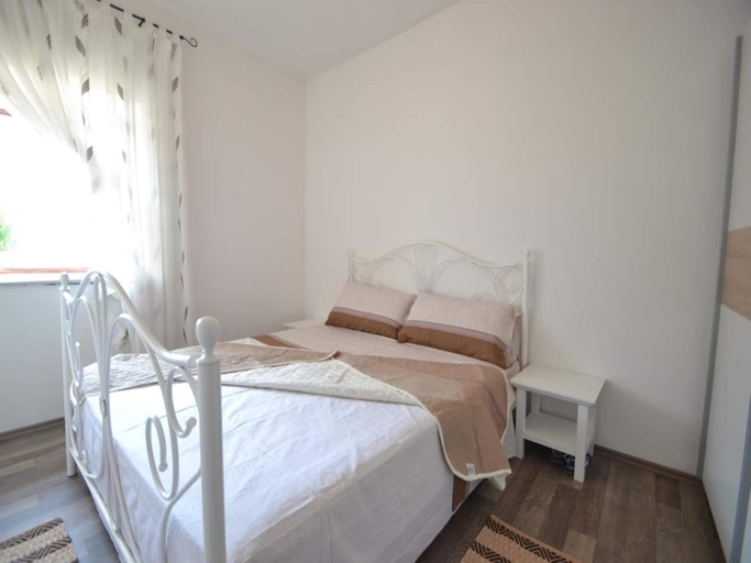 Bedroom 2, Holiday Home in Zadar With Private Pool, Poličnik