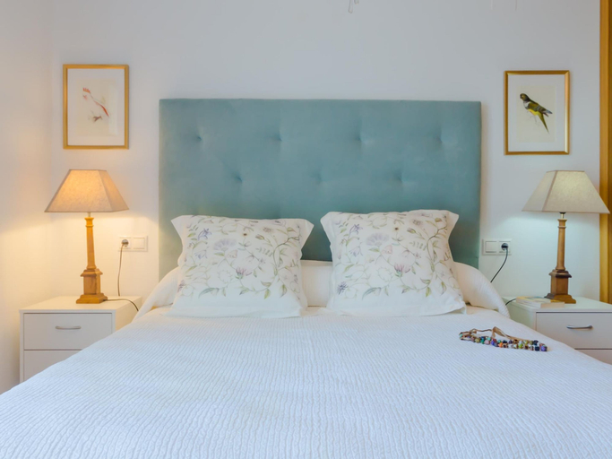 Room 5, Playa Fontanilla I 25883, Cádiz