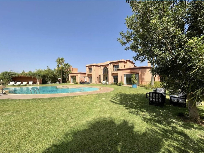 Room 5, Superb Villa With 2 Private Pools Hammam and Tennis Court, Al Haouz