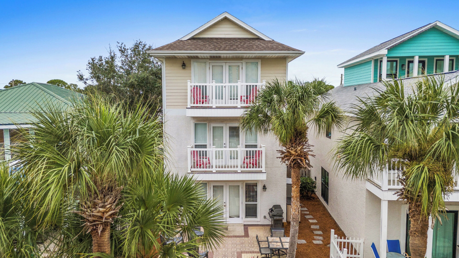 Exterior & Views 2, Beaches and Dreams by Book That Condo, Bay