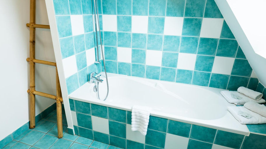 Bathroom 3, Manoir 1685 Saint-Malo, Ille-et-Vilaine