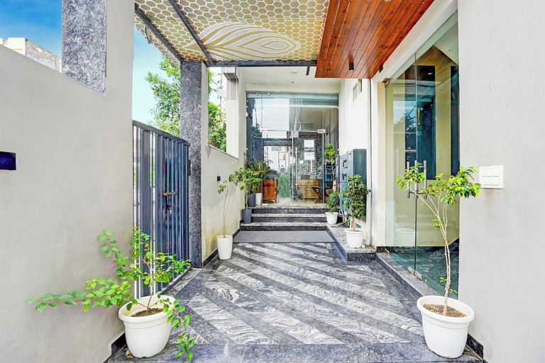 Exterior & Views 2, Hotel Tej Plaza Near IGI Airport Delhi, Delhi