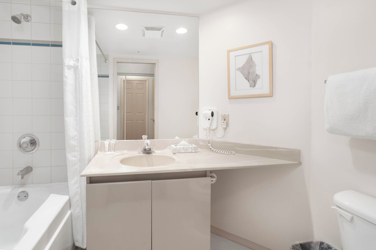 Bathroom 3, Powderhorn by Whistler Premier, Squamish-Lillooet