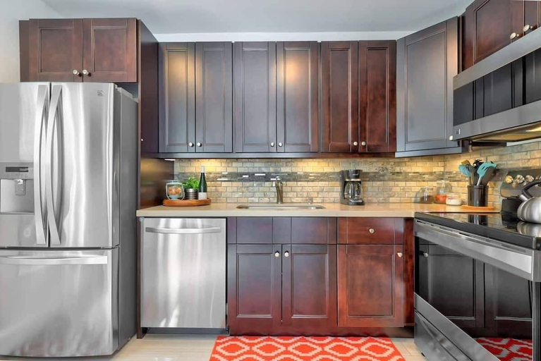 Room 2, Orange Dream on the Water, Broward
