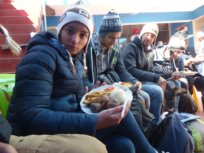 Food & Drinks, UROS home, Puno