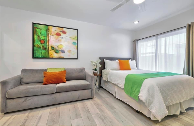 Room 3, Orange Dream on the Water, Broward