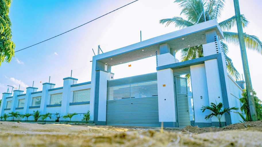 Miscellaneous 5, Villa - Sleeps 8 - Parking - Balcony, Kinondoni
