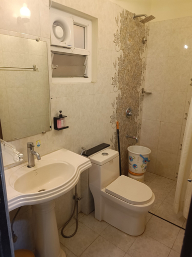 Bathroom 3, Hotel Smart Room By Shree Vatika, Bhopal