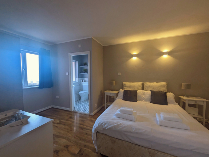 Bedroom 3, Romantic Apartment - The Youghal