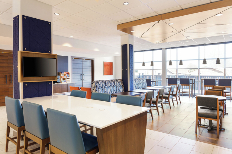 Food & Drinks 4, Holiday Inn Express & Suites MUNCIE NORTHWEST by IHG, Delaware