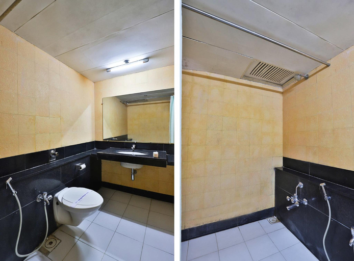 Bathroom 4, Hotel President Inn, Gandhinagar