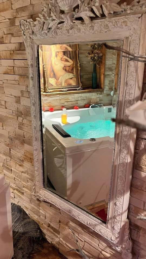 Bathroom 4, La suite inoubliable Avec jacuzzi, Var