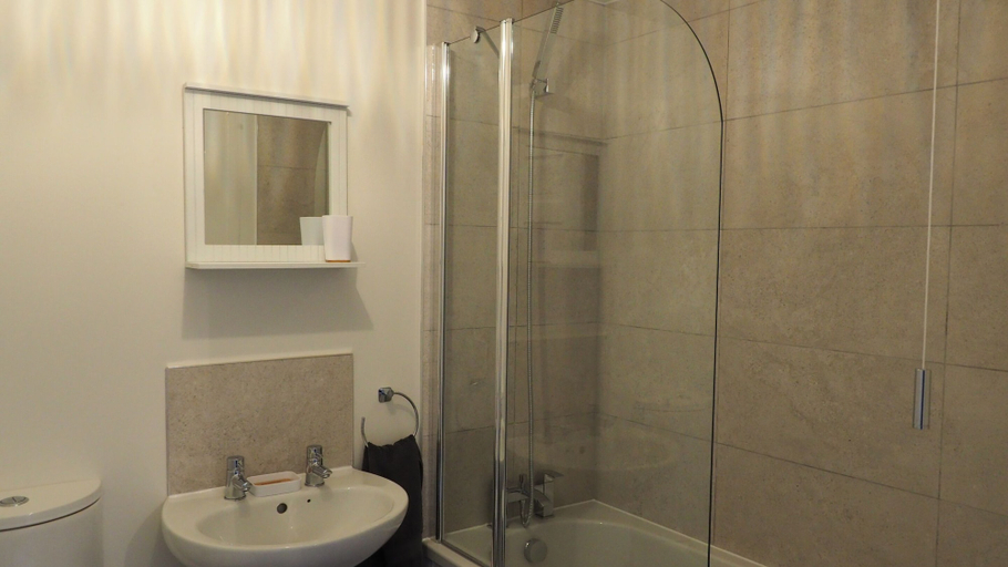Bathroom, Woodlands View, Suffolk