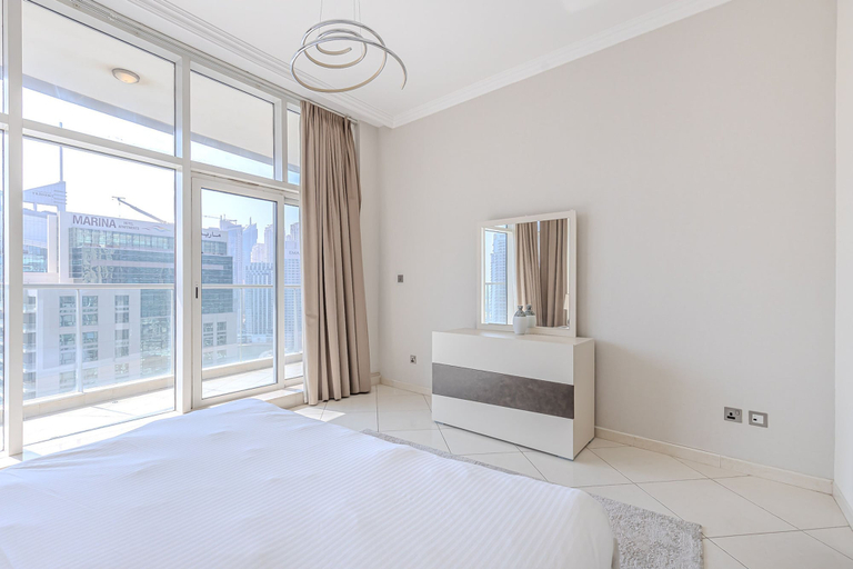 Room 2, Marinascape Oceanic in Dubai, Dubai