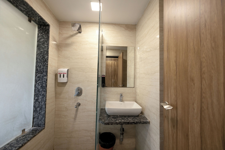 Bathroom 4, Hotel Vikramaditya, Ujjain