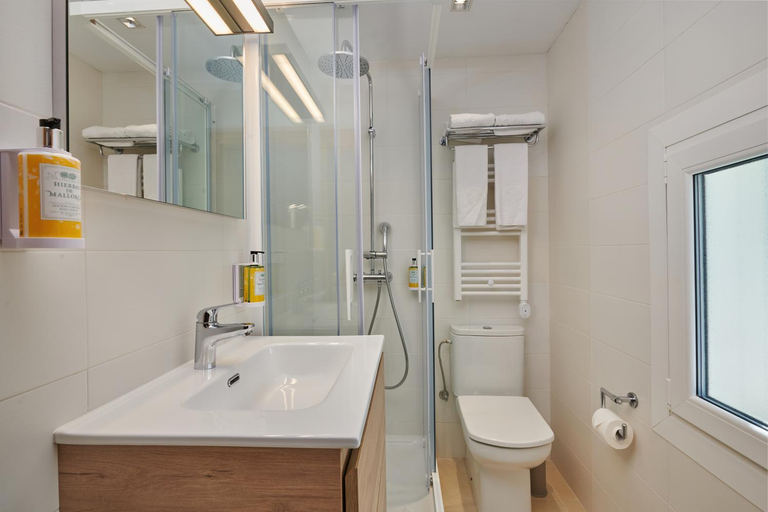 Bathroom 5, Hostal Colonial, Baleares