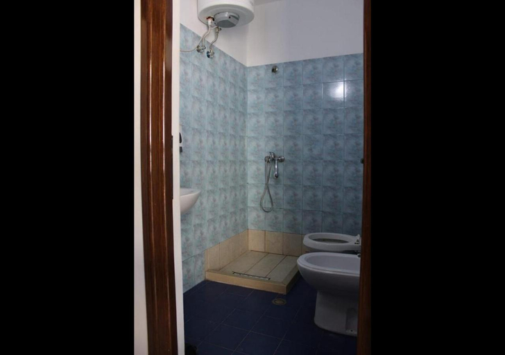 Bathroom 3, Colosseo Vlore, Vlorës