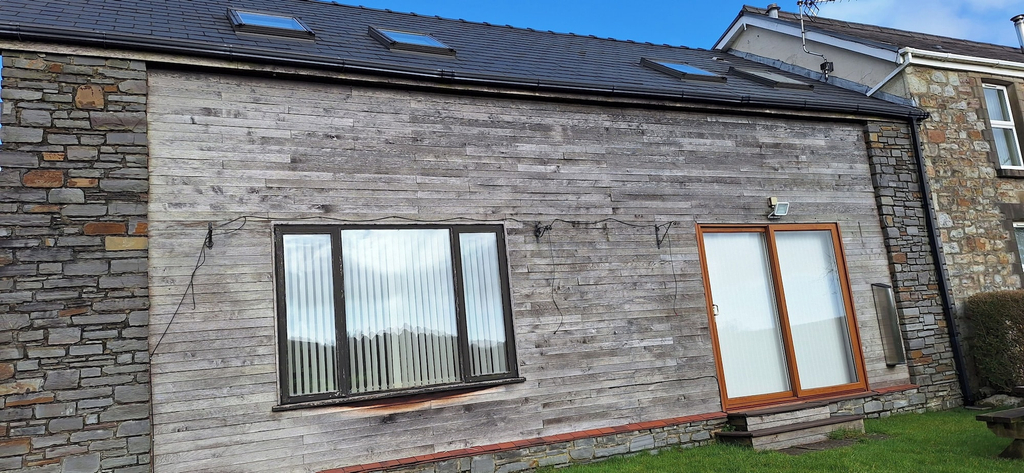 Exterior detail, 2 Bed Cottage - Sleeps 4 - Garden, Parking Wifi, Swansea
