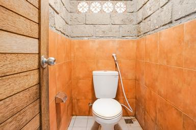 Bathroom 8