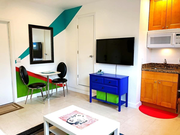 Room 2, Studio in Las Olas Near FL Beach, Broward
