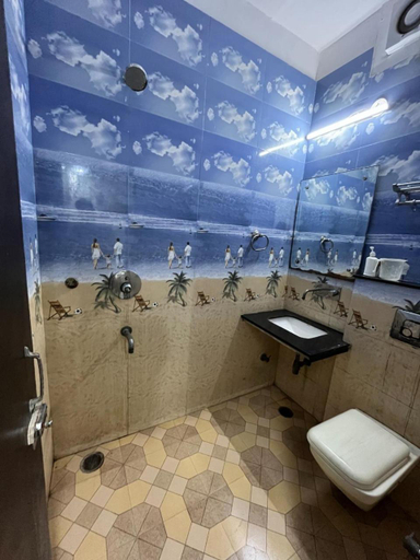 Bathroom 4, Vishu premium guesthouse, Agra