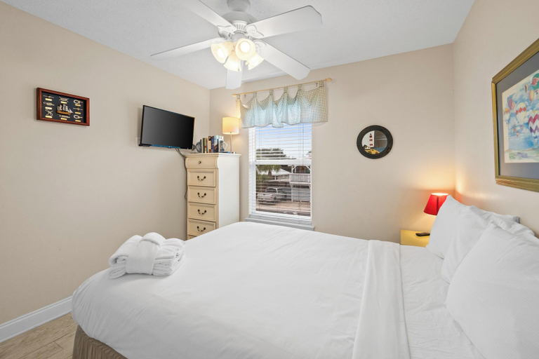 Bedroom 3, Beaches and Dreams by Book That Condo, Bay