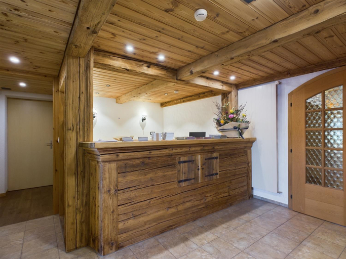 Public Area 2, Bergblick Lodge - 3 Sterne Garni, Frutigen