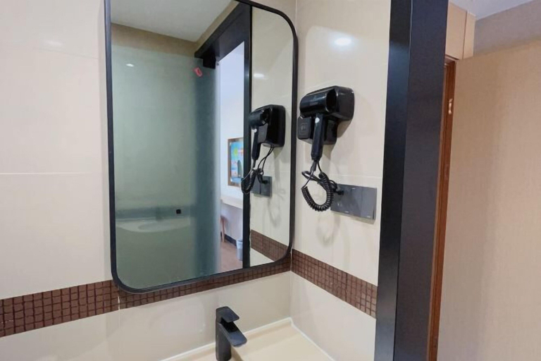 Bathroom 4, Zsmart Inn Hotel (Shanghai Heqing Branch), Shanghai