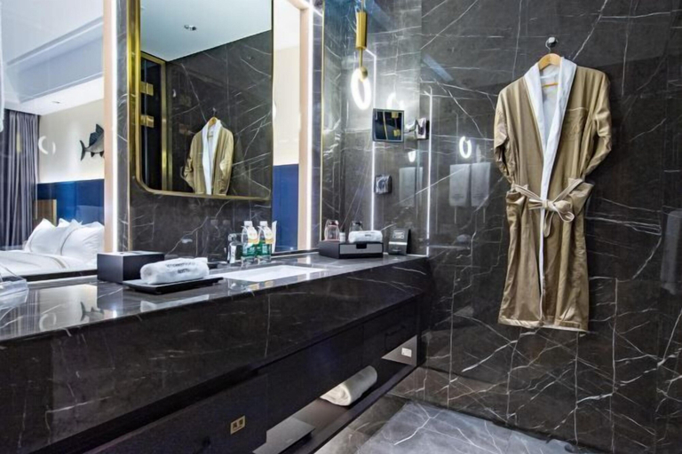 Bathroom 4, Tianxing Hotel, Tieling
