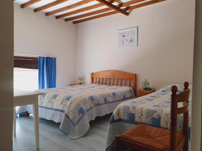 Bedroom 3, Ferme equestre & Chambres d'hotes Gateau Stables proche Guedelon, Nièvre