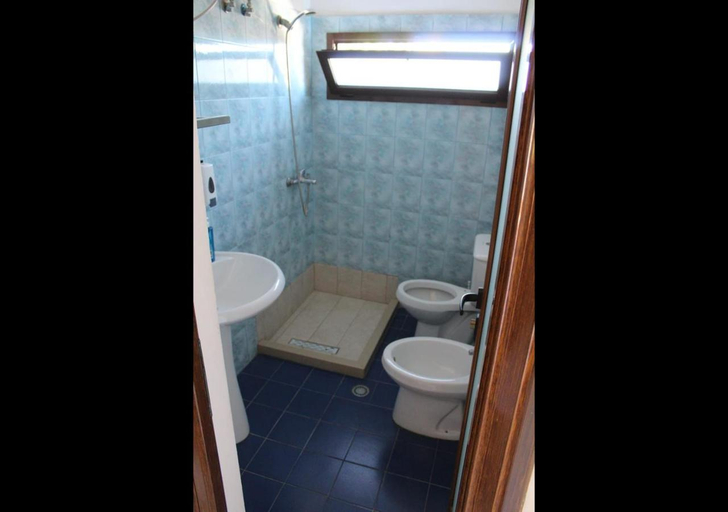 Bathroom 5, Colosseo Vlore, Vlorës