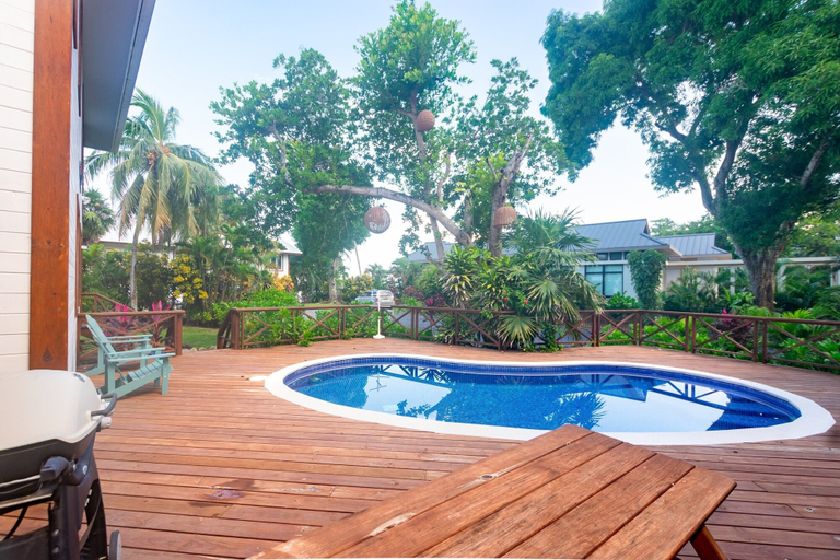 Pool 5, Casa Palmera 2 Bedroom Home by RedAwning, Roatán