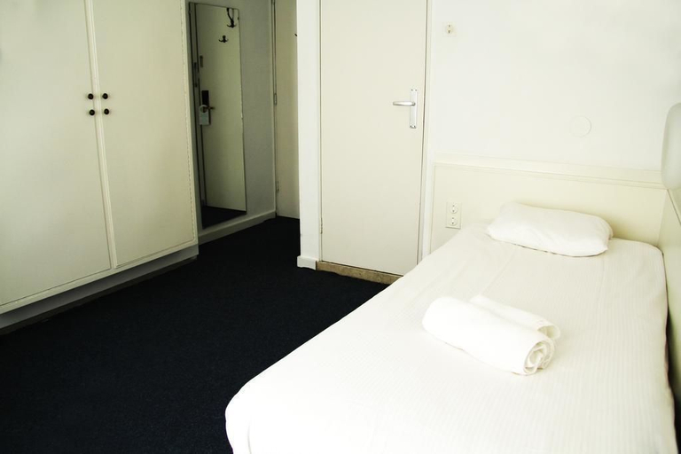 Bedroom 3, Grand Hotel Central, Rotterdam
