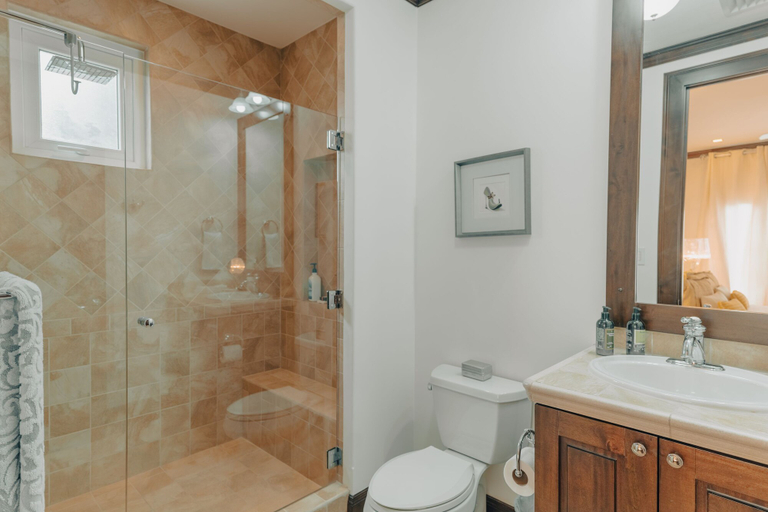 Room 5, CR Luxury Altavista 2A 3 Bdrm, Garabito