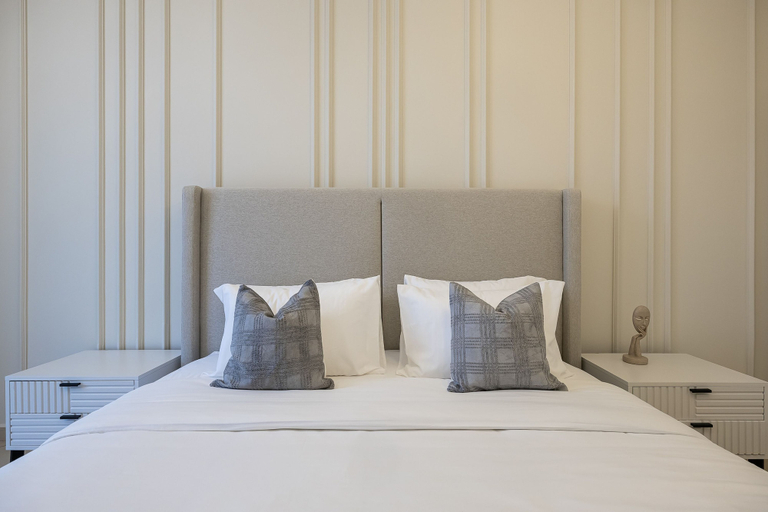 Room 4, Marina Diamond 4 1707, Dubai