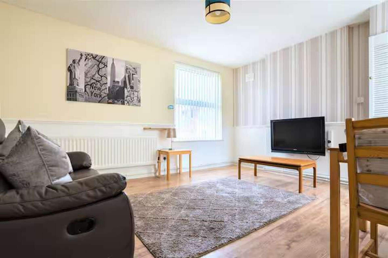 Others 5, Travellers Economic Stays in Orrell Park, Sefton
