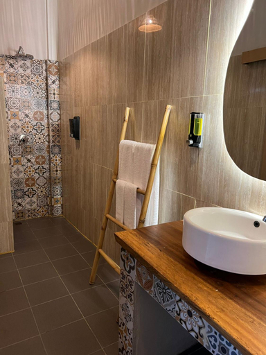 Bathroom 5