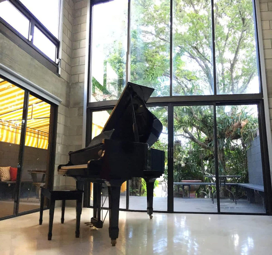 Room 3, Piano House on the Water, Broward