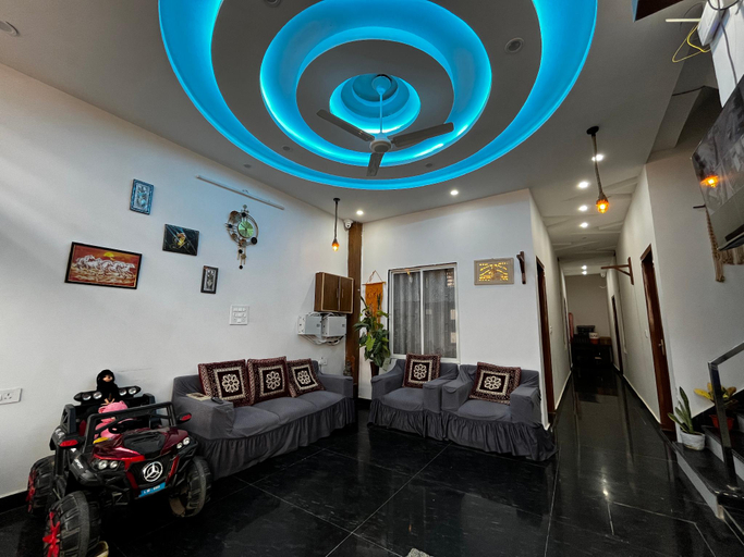 Others 5, Shree Radha Vallabh Palace, Mathura