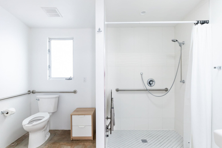 Bathroom, 3 Private 1 Bedroom Units at The Wesley Sleeps 12, Riverside