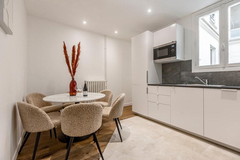 Facilities 2, Sweett - Maison Wagram, Paris