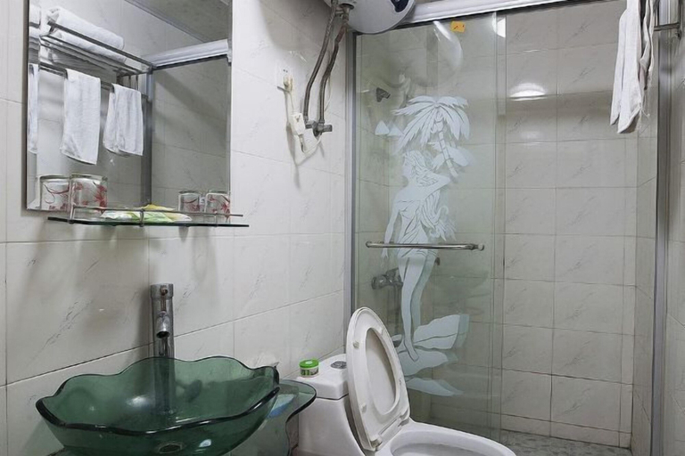 Bathroom 3, Zhilan Light Luxury Hotel, Shanghai