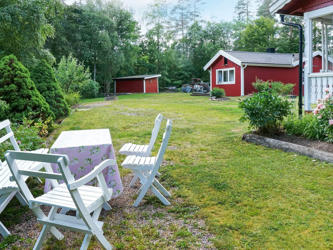 Others 5, 4 Person Holiday Home in Torup, Hylte