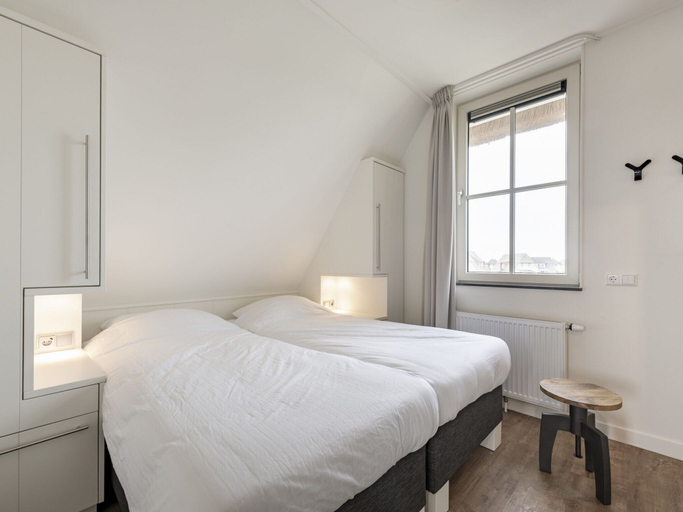 Bedroom 2, Villa in Tjeukemeer with Sauna, Lemsterland